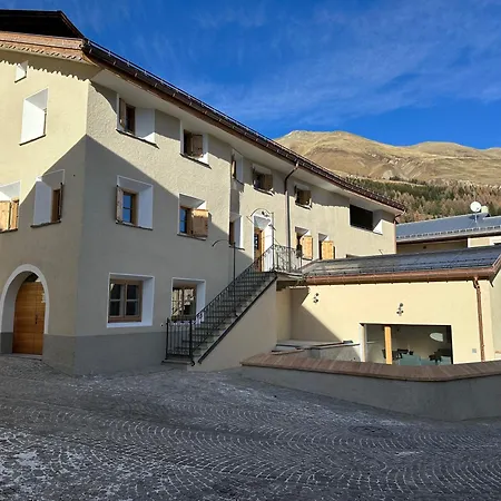 Chesa Unica - Historica Apartment *