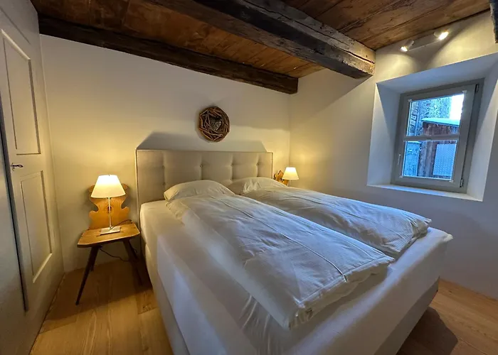 Chesa Unica - Historica *