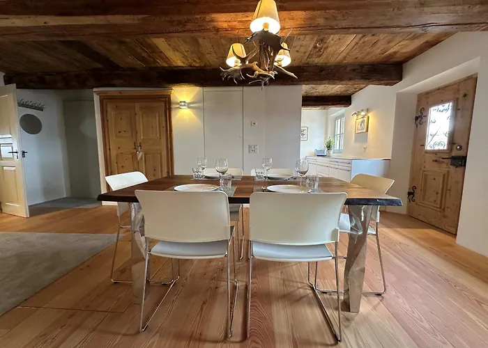 Chesa Unica - Historica *