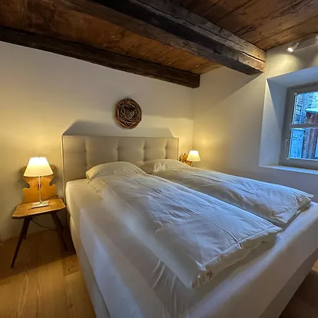 Chesa Unica - Historica *