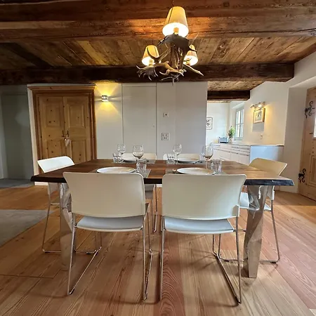 Chesa Unica - Historica *